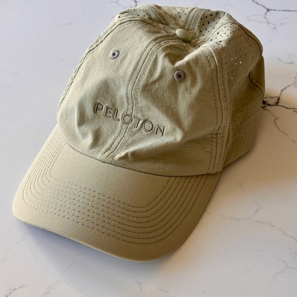 Peloton Cap - Picture 3 of 6